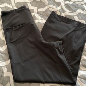 Lululemon wide leg womens gaucho pants size 6